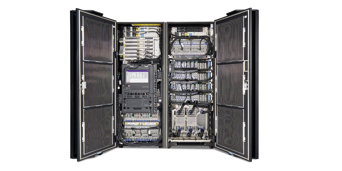 modern mainframe computer